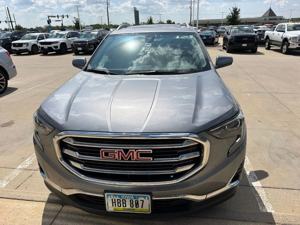Used 2018 Gray GMC SLT image 2