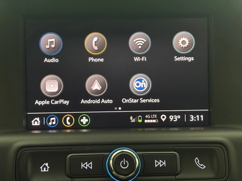 Used 2023 Summit White GMC SLE image 22