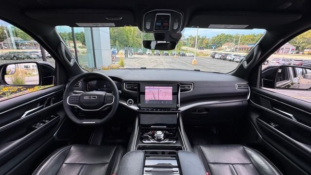 Used 2024 Diamond Black Crystal Pearlcoat Jeep Base image 26