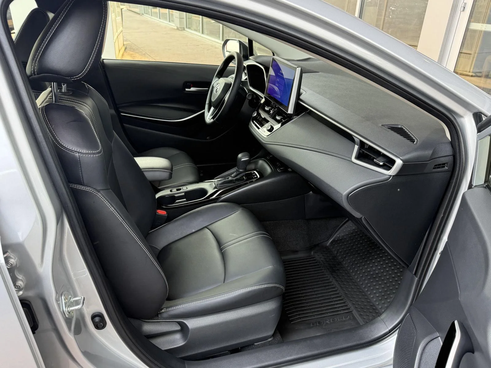 Used 2026 Classic Silver Metallic Toyota Hybrid XLE image 22
