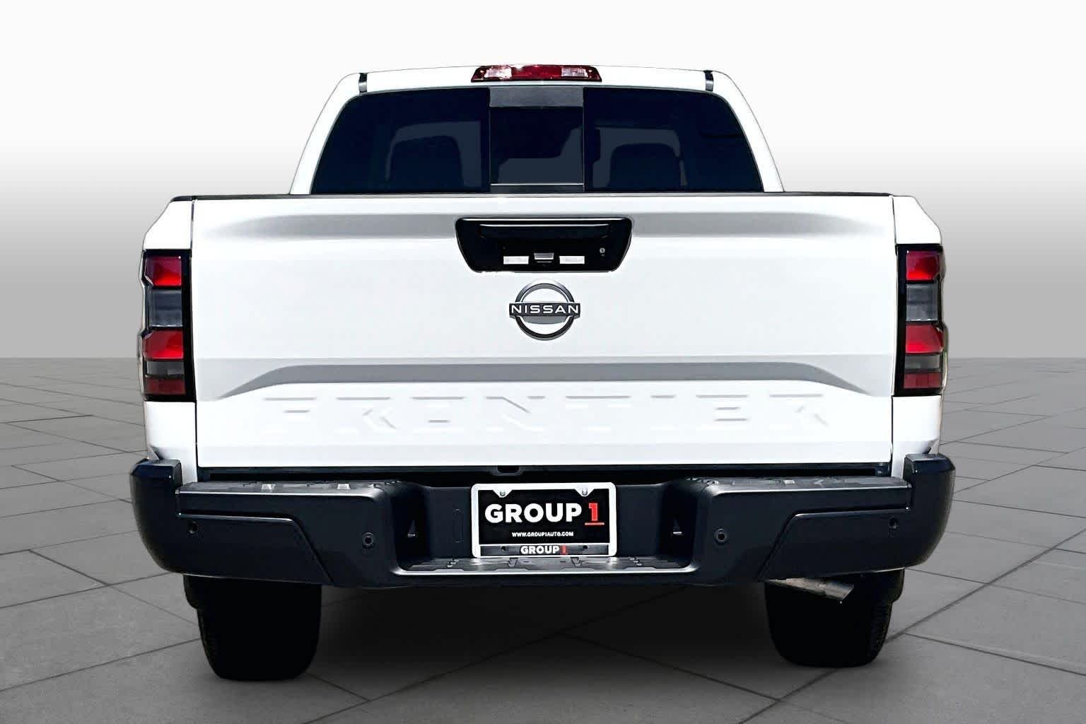 New 2026 Glacier White Nissan S image 4
