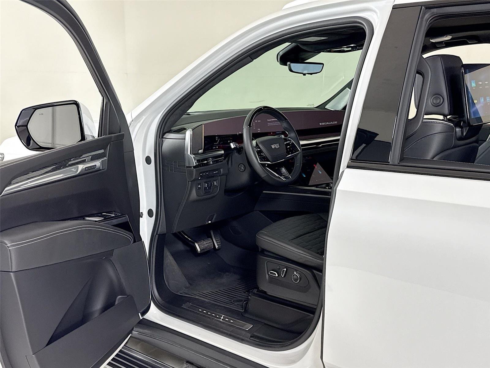 Used 2025 Crystal White Tricoat Cadillac AWD V-Series | Rear TVs | Super Cruise image 12