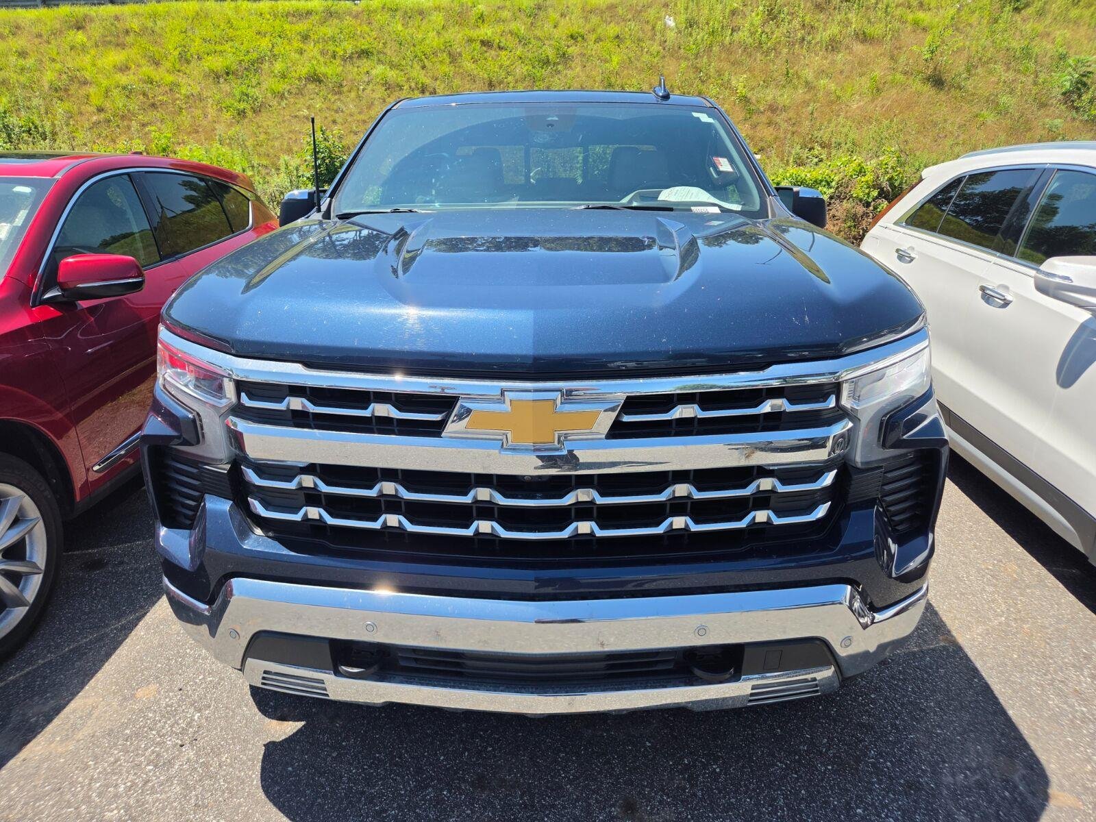 Used 2022 Northsky Blue Metallic Chevrolet LTZ image 2