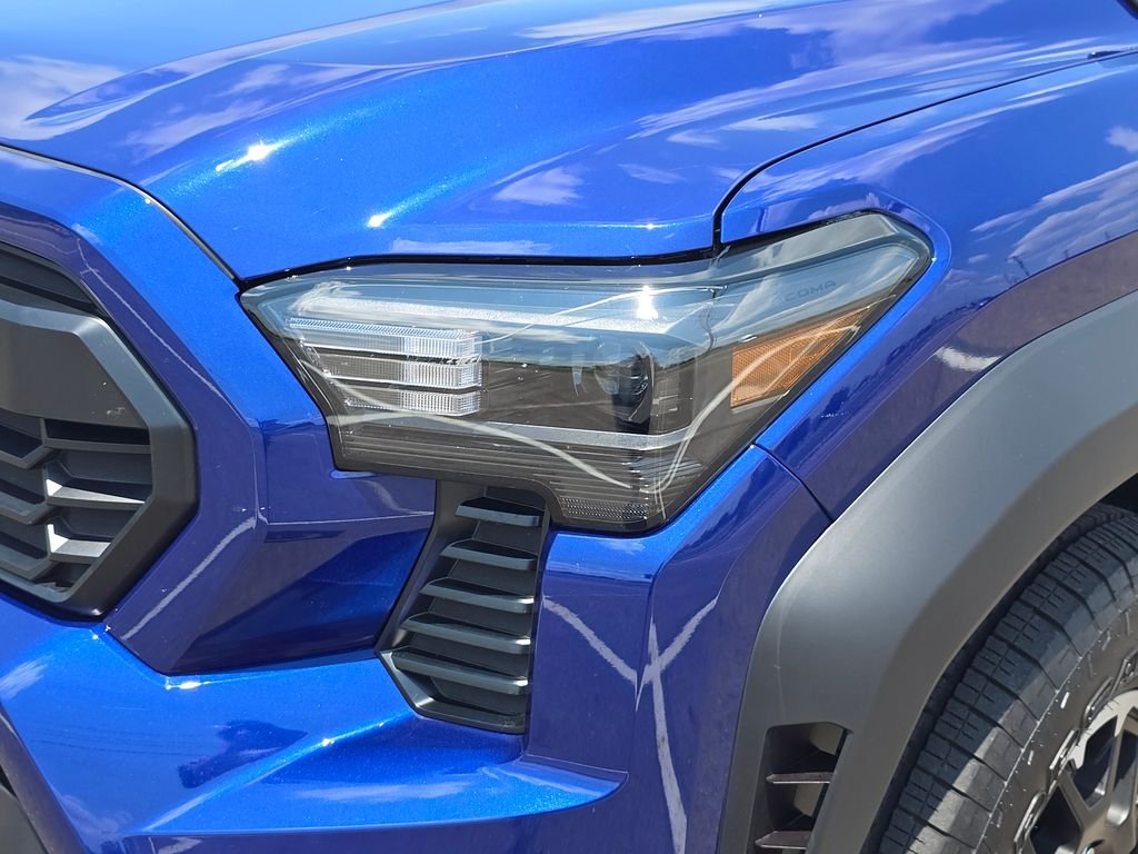 Used 2025  Toyota  image 14