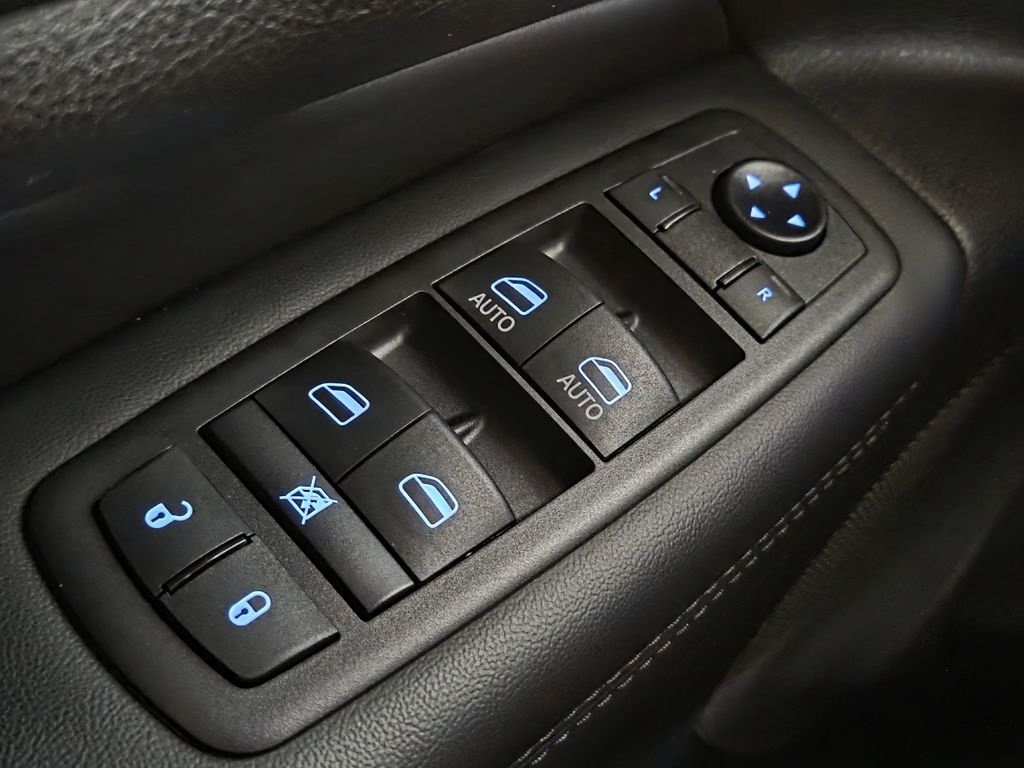 Used 2021 Gray Jeep Laredo X image 27