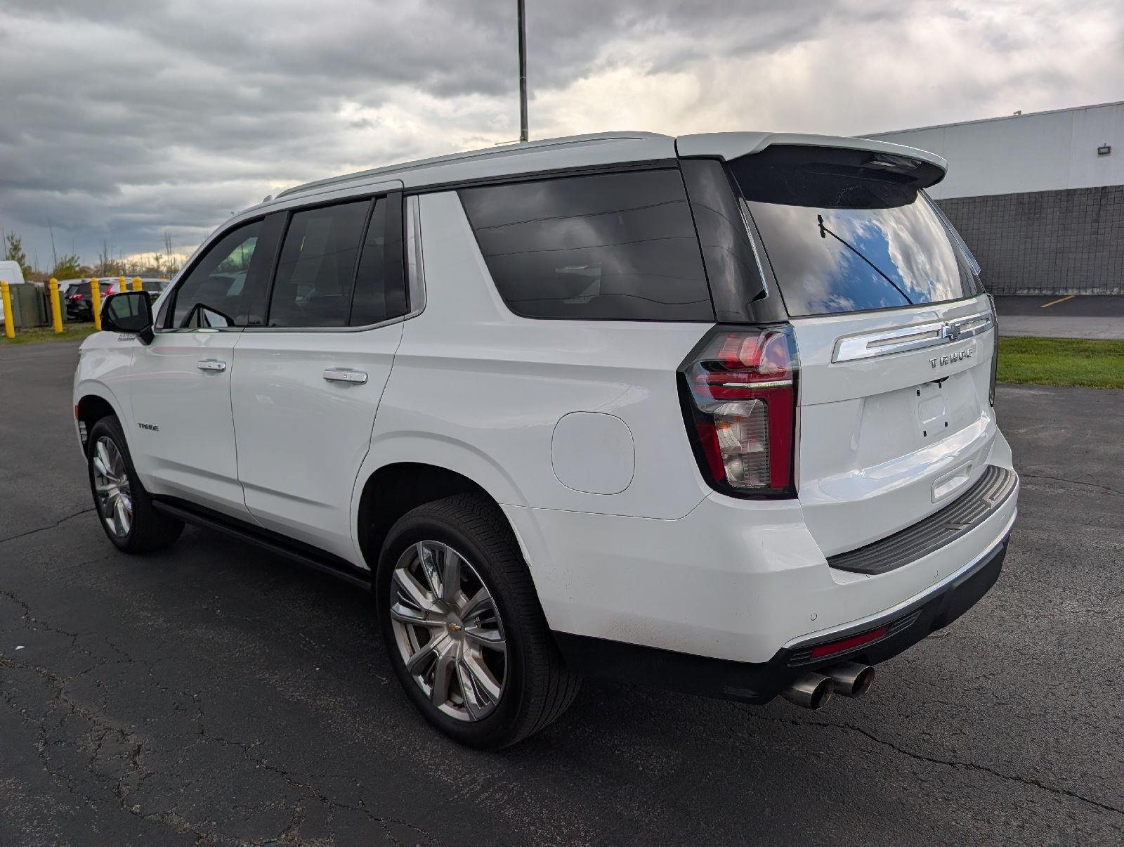 Used 2023 Summit White Chevrolet High Country image 5