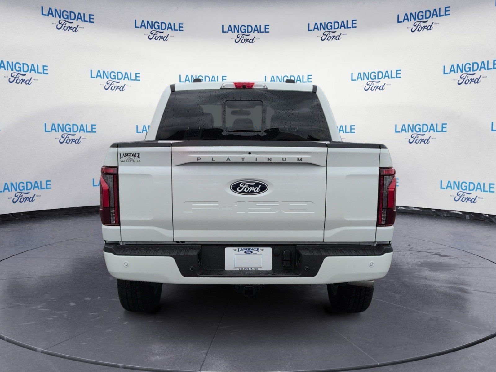 New 2026 Star White Metallic Tri-Coat Ford Platinum image 8