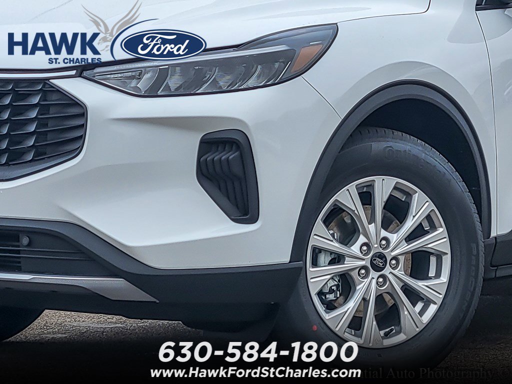 New 2026 Oxford White Ford Active® image 3