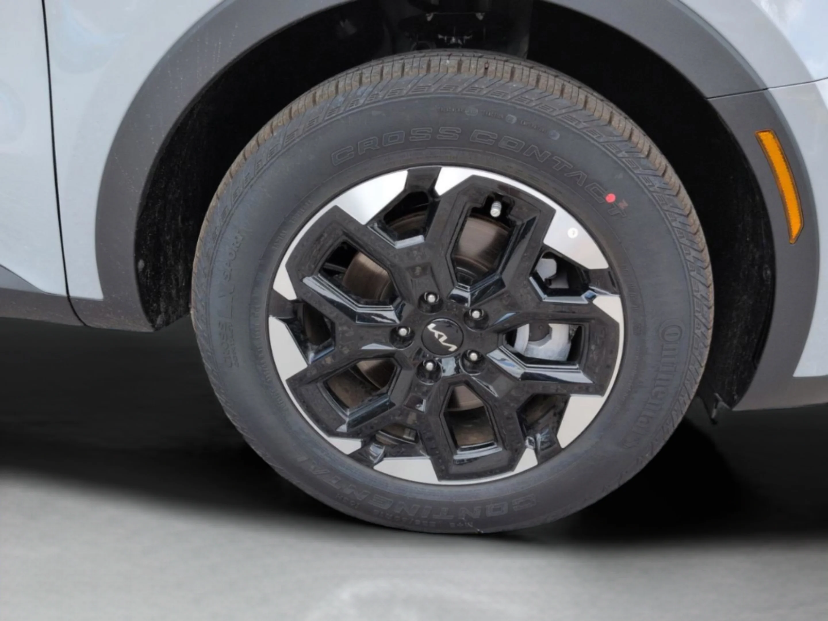 New 2026 Wolf Gray Kia S image 28