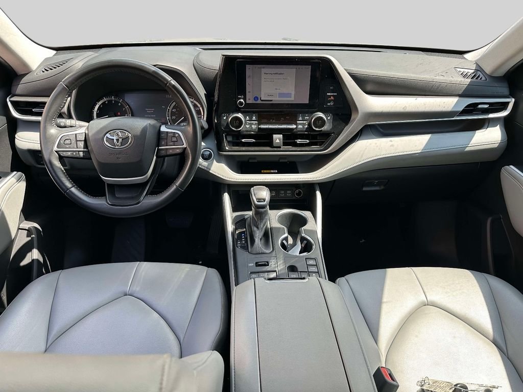 Used 2024 Silver Toyota XLE image 20