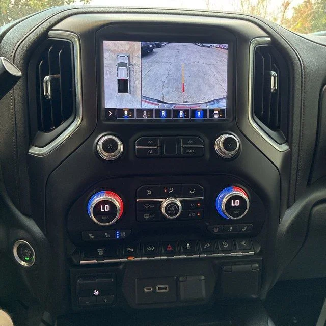 Used 2022 White GMC AT4 image 13