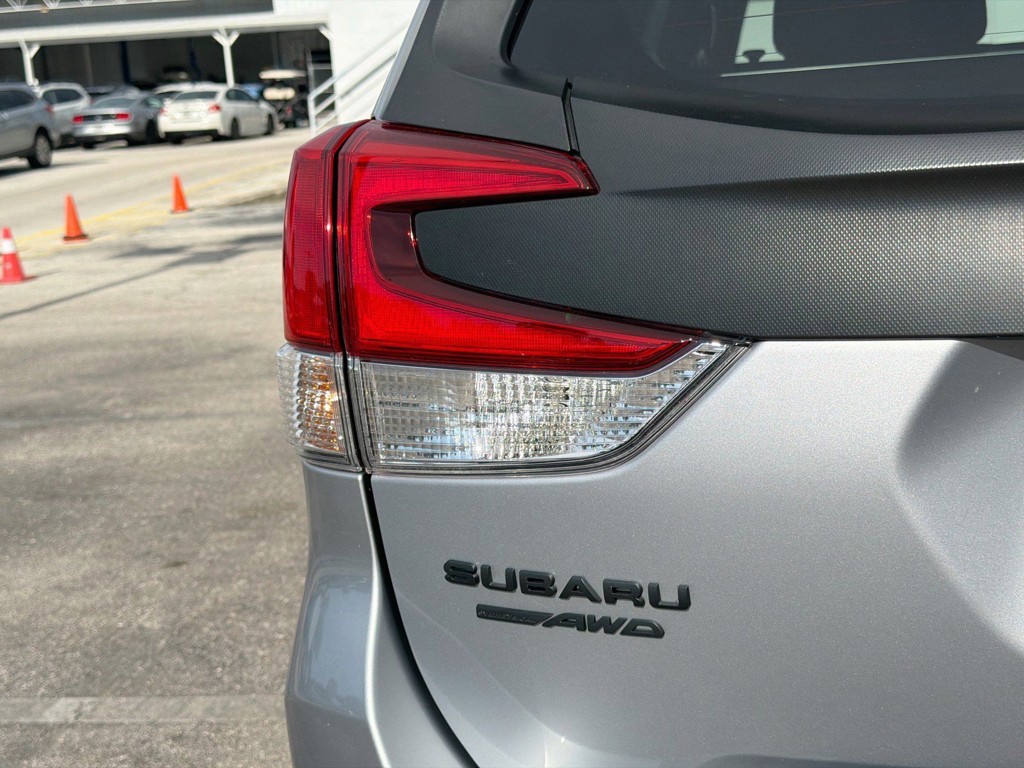 Used 2022 Ice Silver Metallic Subaru Wilderness image 10
