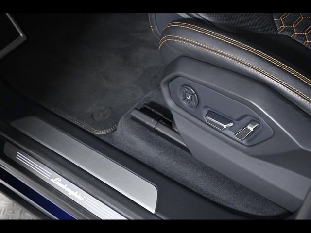 Used 2020 Blue Lamborghini Base image 23