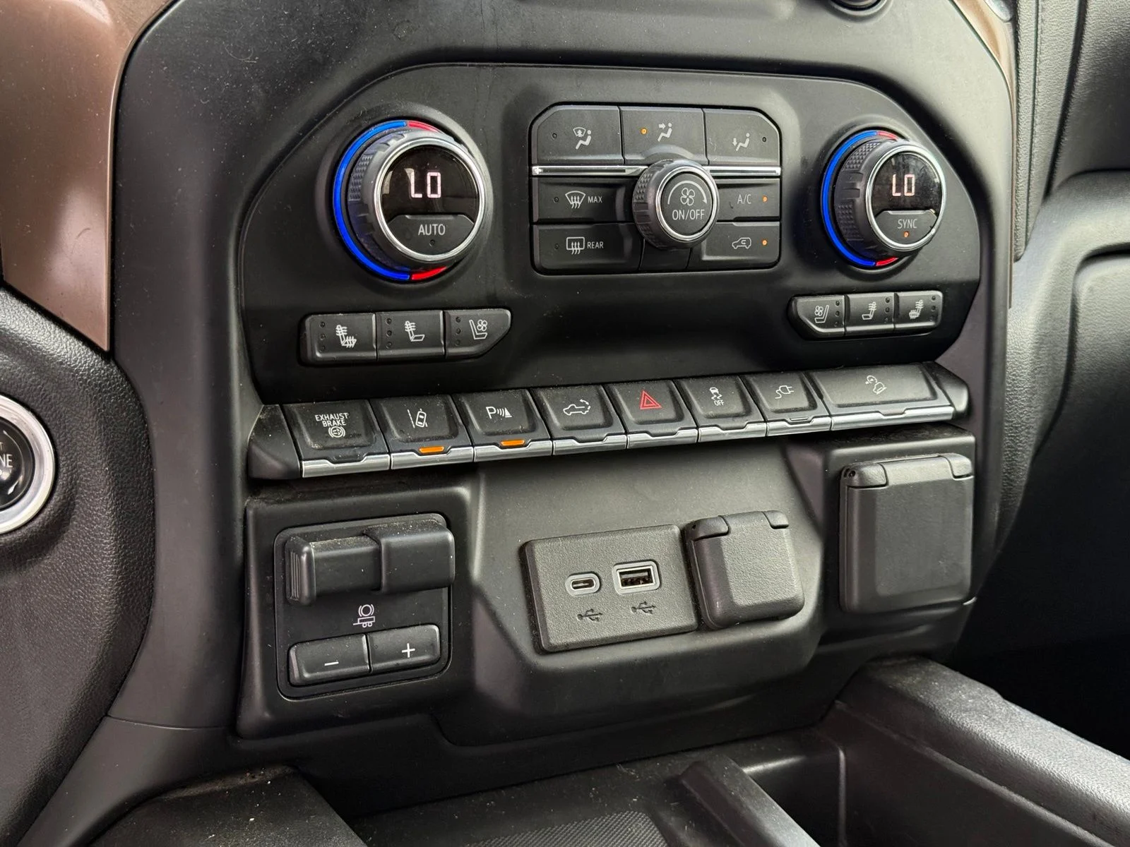 Used 2020 Beige Chevrolet High Country image 25