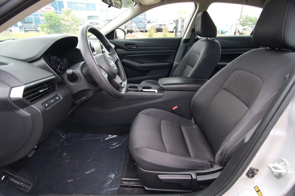 Used 2024 Silver Nissan 2.5 S image 6