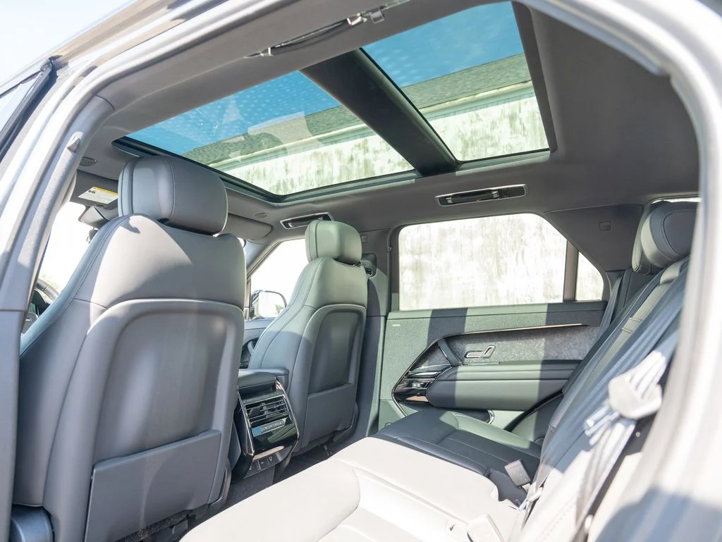 Certified Used 2023 Gray Land Rover SE Dynamic image 35