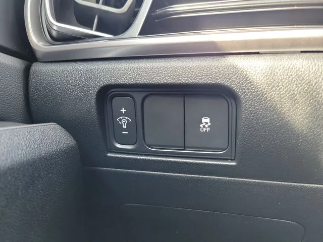 New 2026 Glacial White Pearl Kia LX image 28