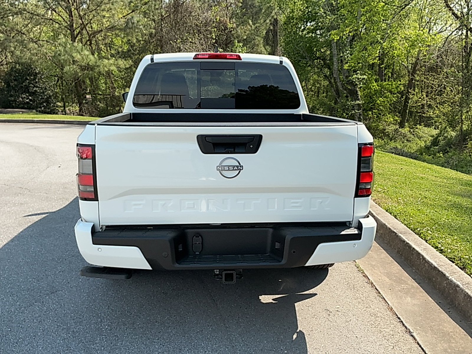 New 2026 Glacier White Nissan SV image 15