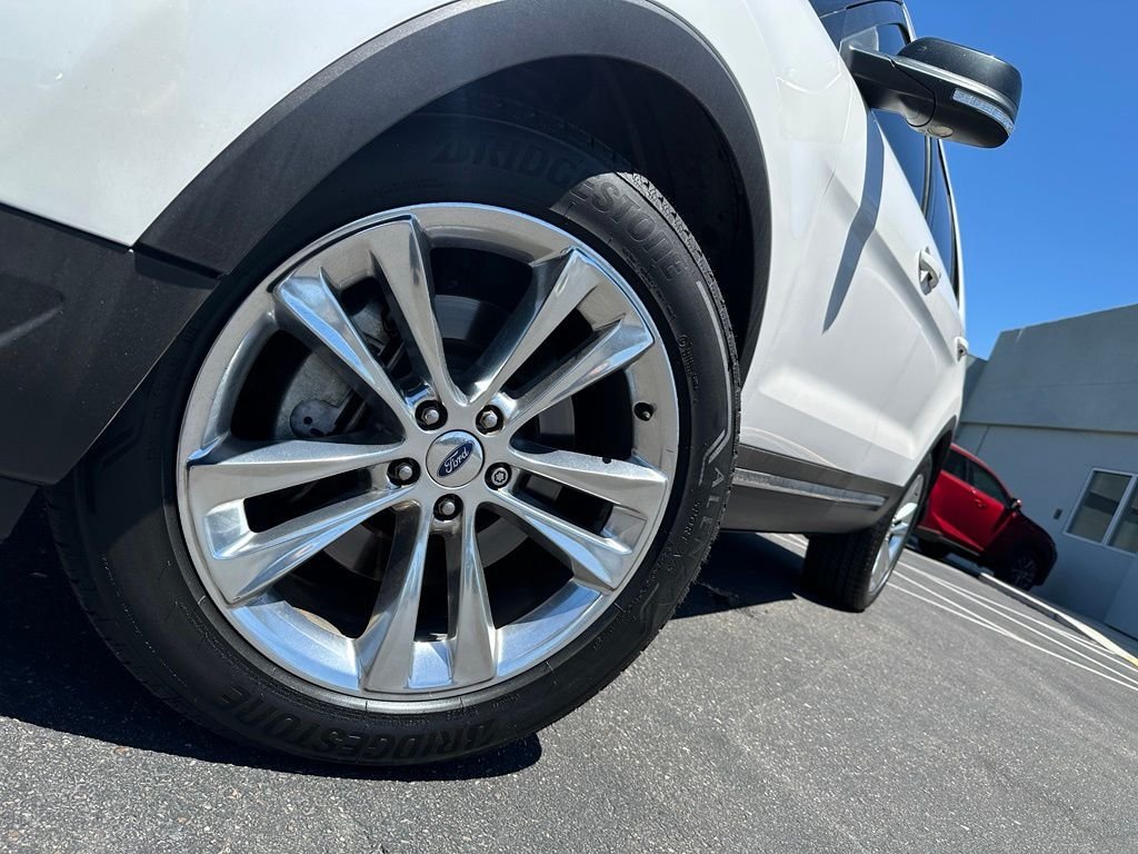 Used 2018 White Ford XLT image 2