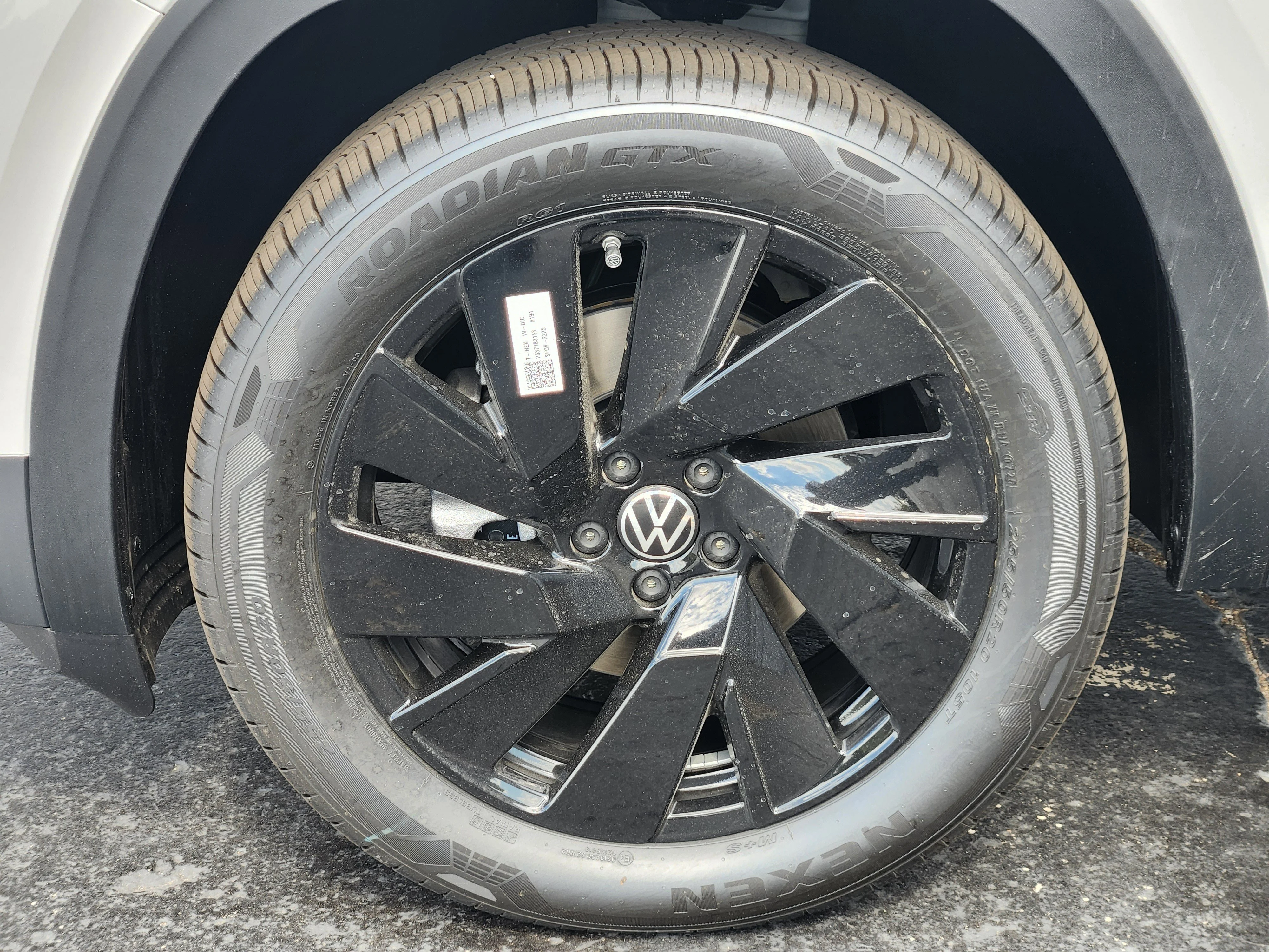 2026 Volkswagen Atlas SE w/Tech - Photo 7