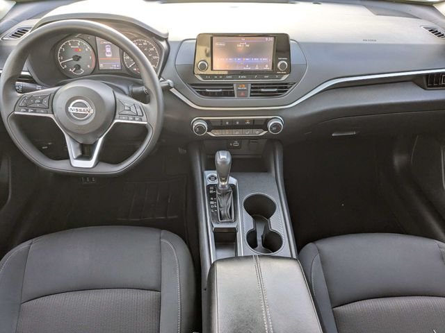 Used 2022 Glacier White Nissan 2.5 S image 14