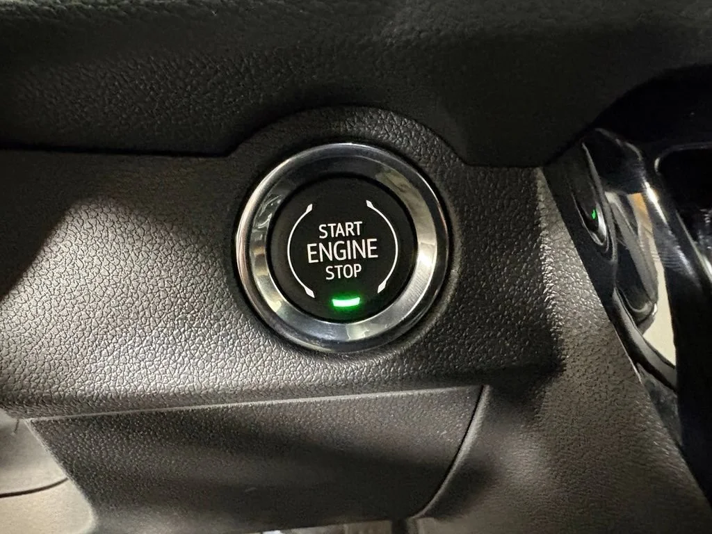 New 2027 Mosaic Black Metallic Chevrolet LT image 33