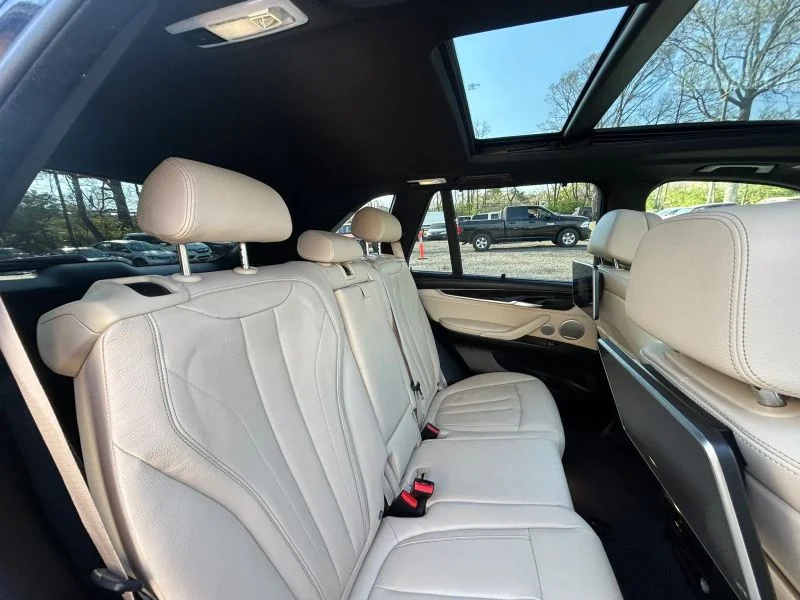 Used 2018 Blue BMW xDrive35i Sport Utility 4D image 22