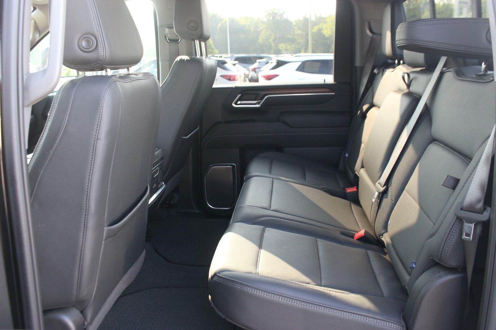 Used 2025 Onyx Black GMC Denali image 33