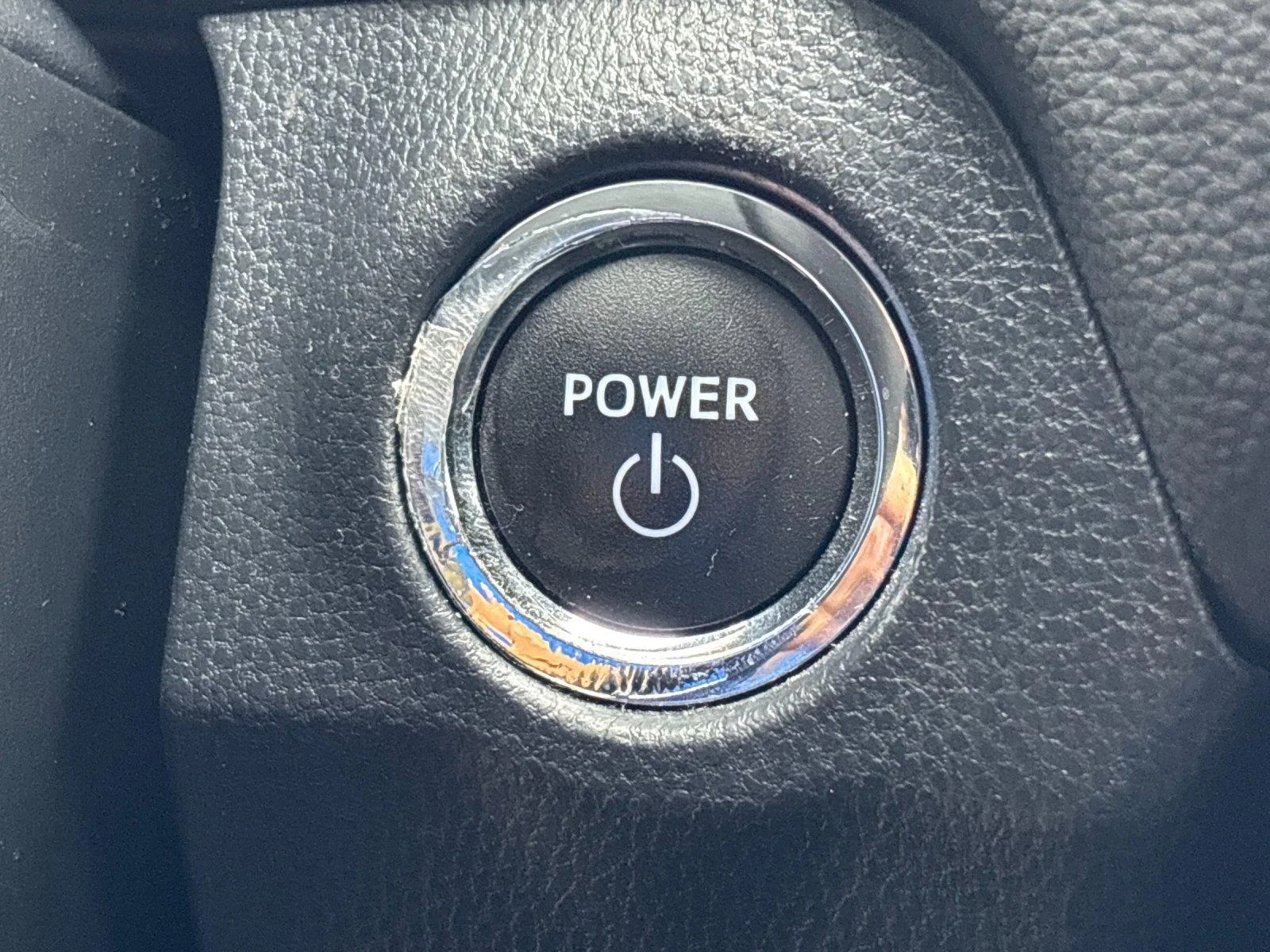 Used 2023 Wind Chill Pearl Toyota XLE Premium image 22
