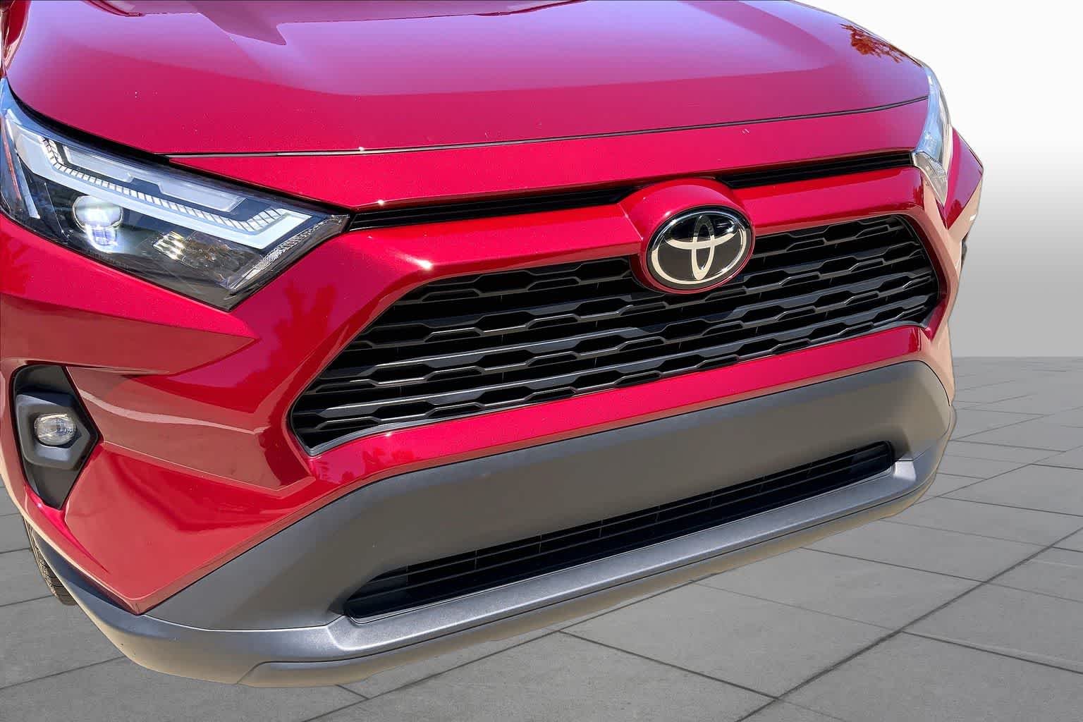 Used 2024 Ruby Flare Pearl Toyota XLE Premium image 32
