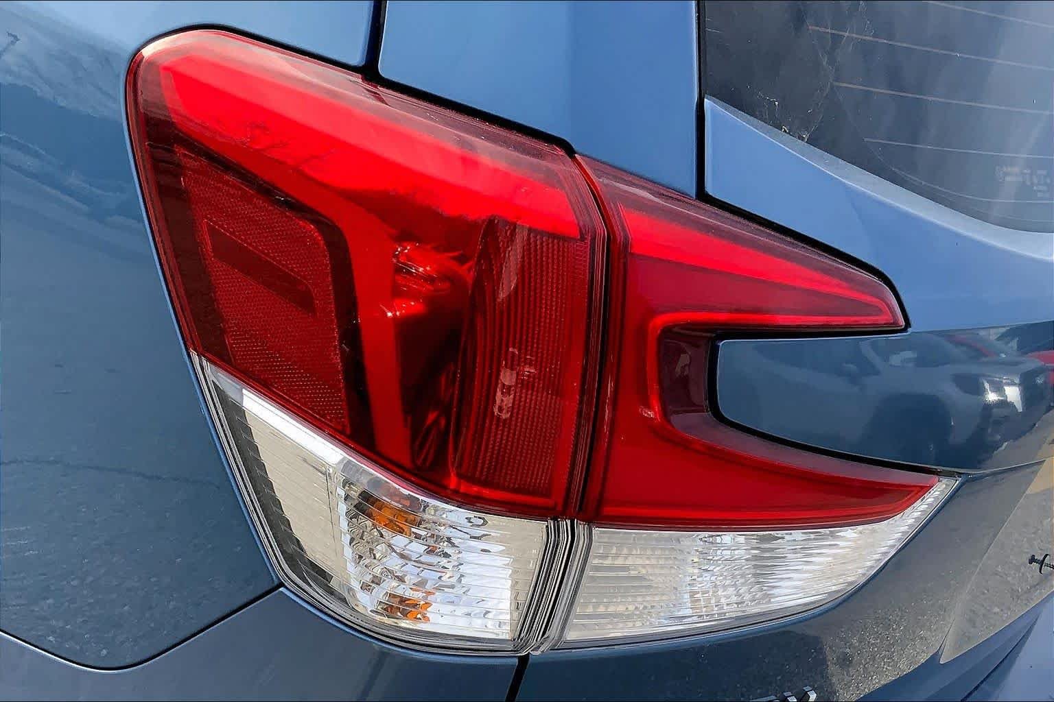 Used 2019 Horizon Blue Pearl Subaru  image 27