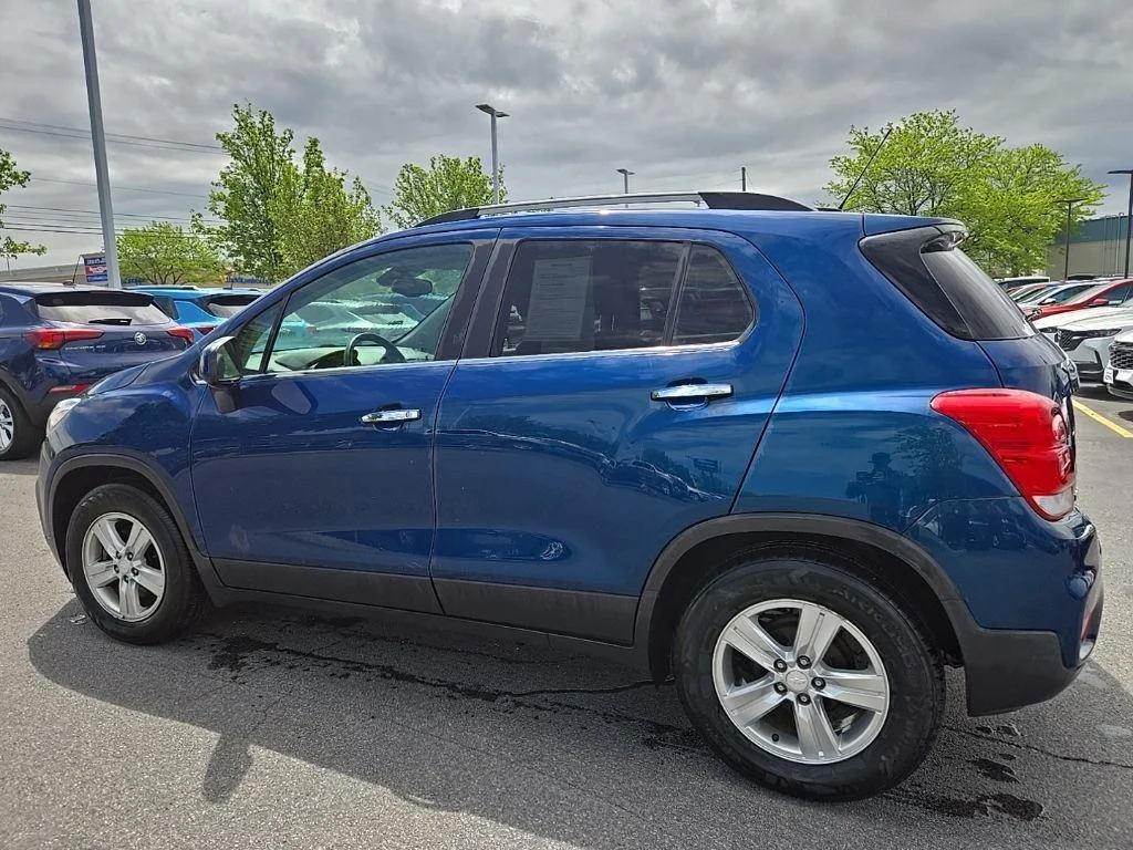 Used 2019 Pacific Blue Metallic Chevrolet LT image 6