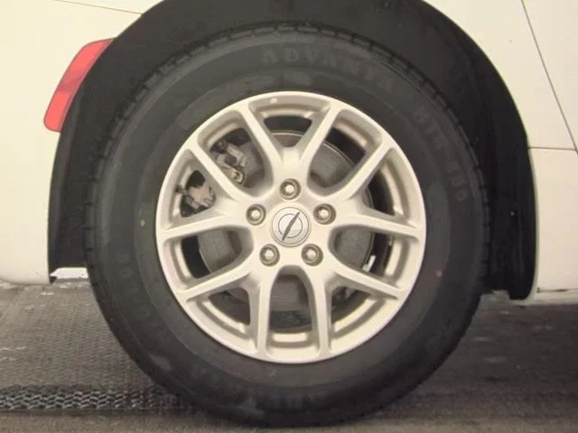 Used 2023 White Chrysler Touring L image 8