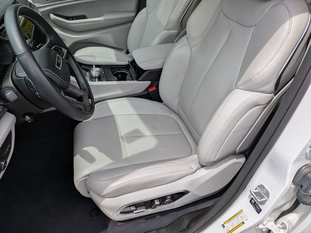 Used 2023 White Jeep Overland image 28