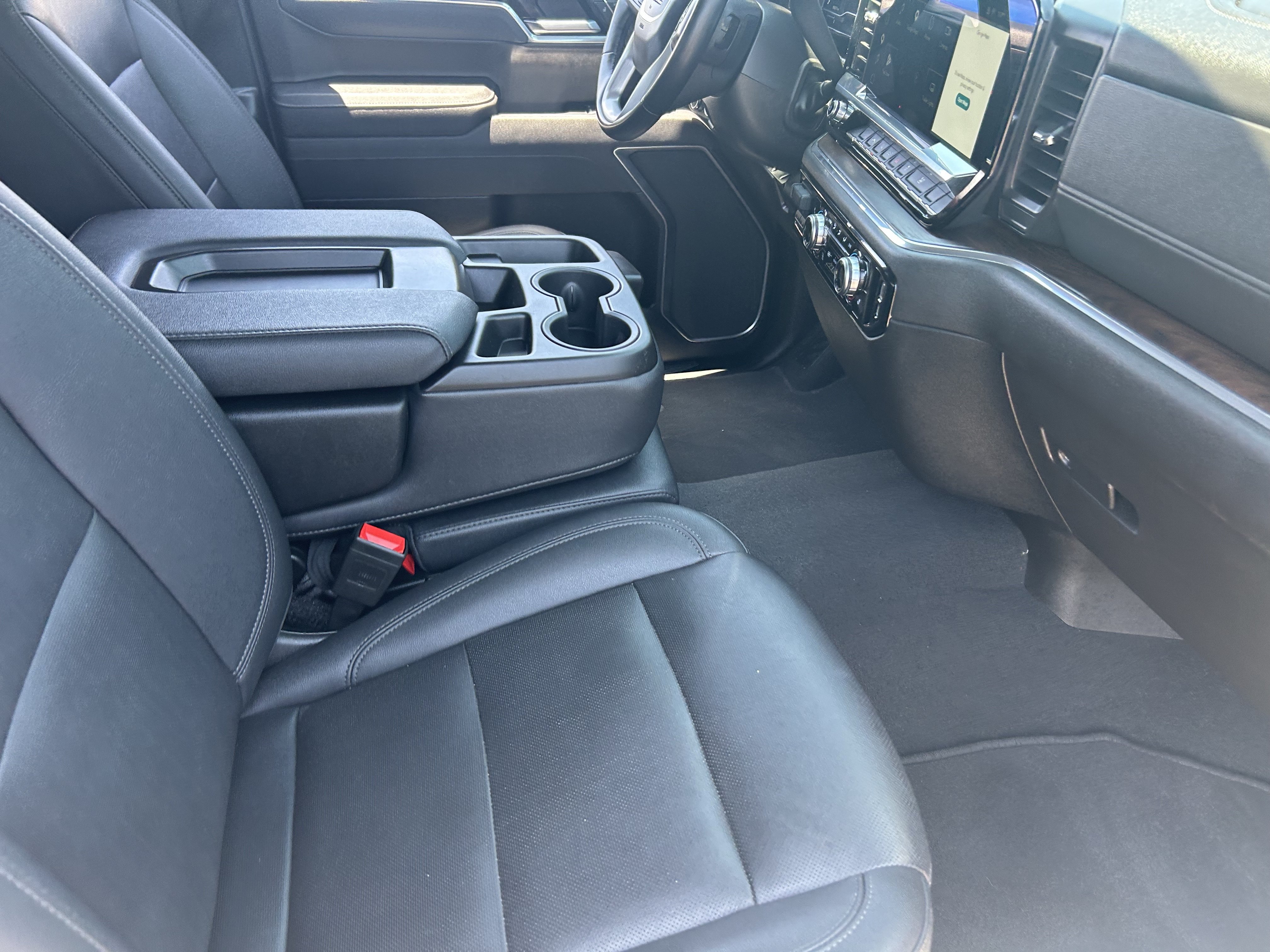 2025 GMC Sierra 1500 SLT - Photo 11