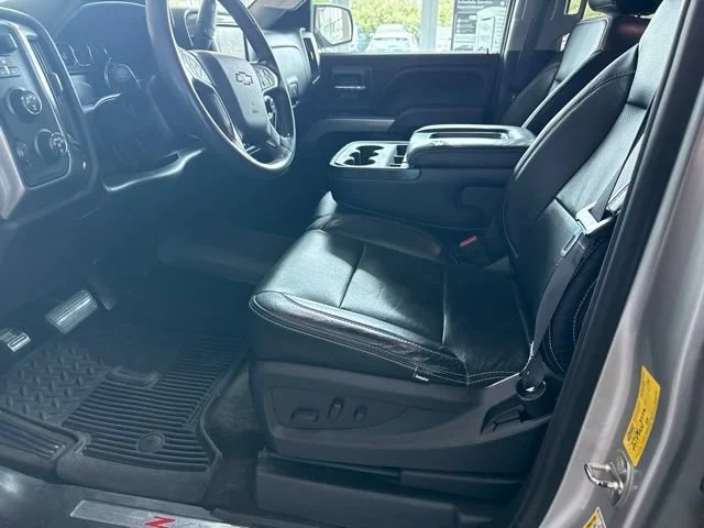Used 2017 SILVER ICE METALLIC Chevrolet LT image 4