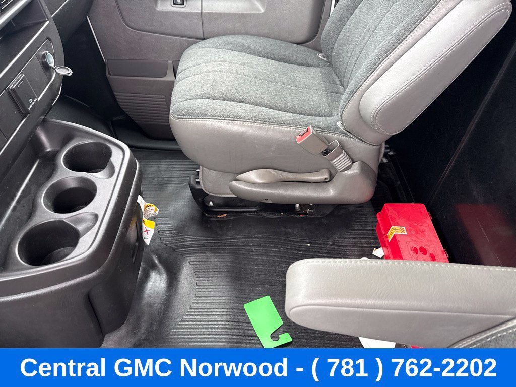 Used 2025 Summit White Chevrolet WT image 22