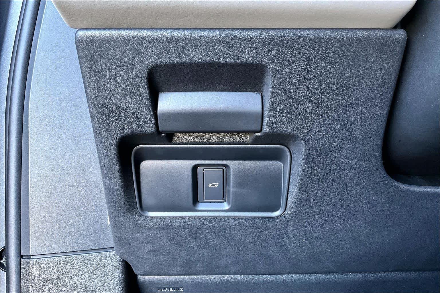 New 2026 Eiger Grey Land Rover Core S image 19