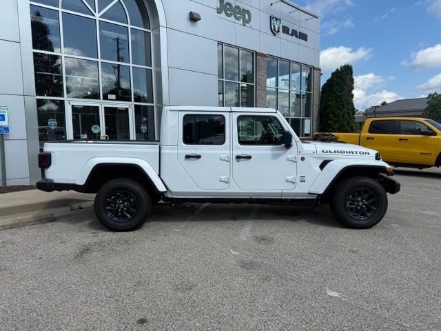 New 2026 Bright White Clear-Coat Exterior Paint Jeep 85th Anniversary Edition image 8