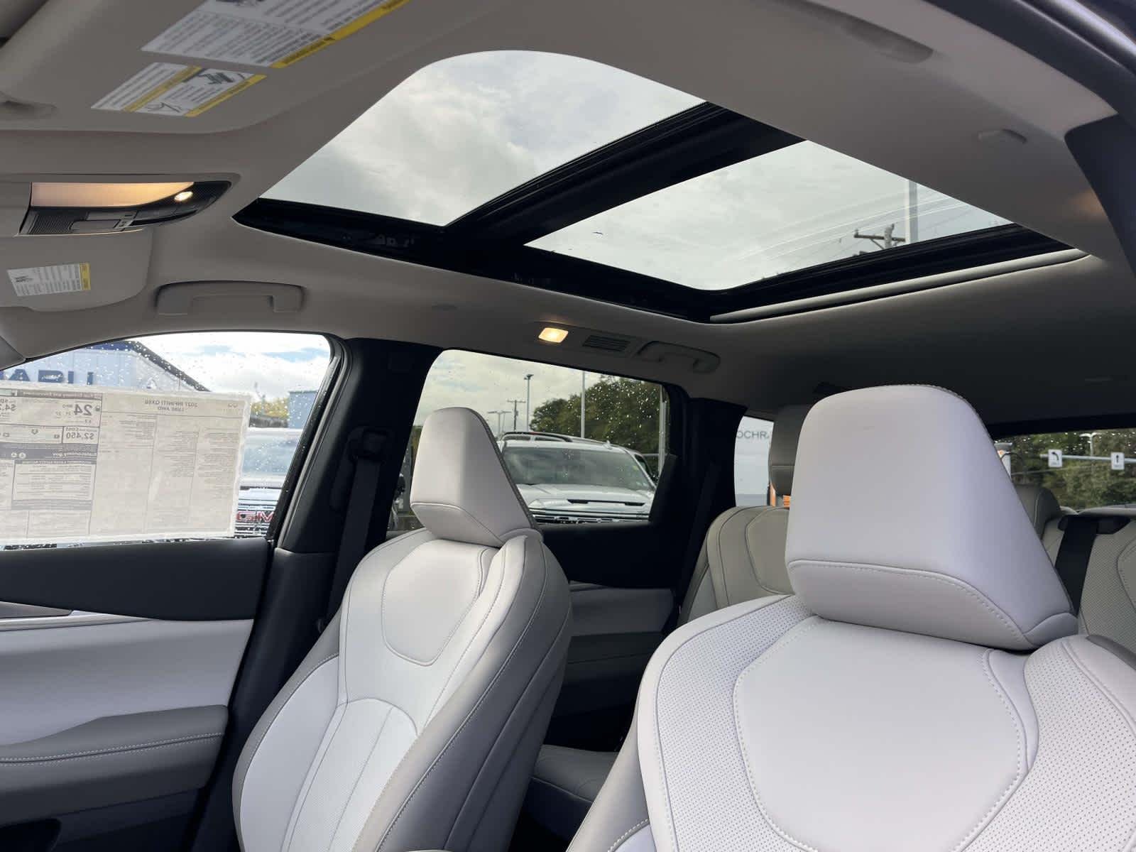 New 2027 Mineral Black INFINITI LUXE image 5