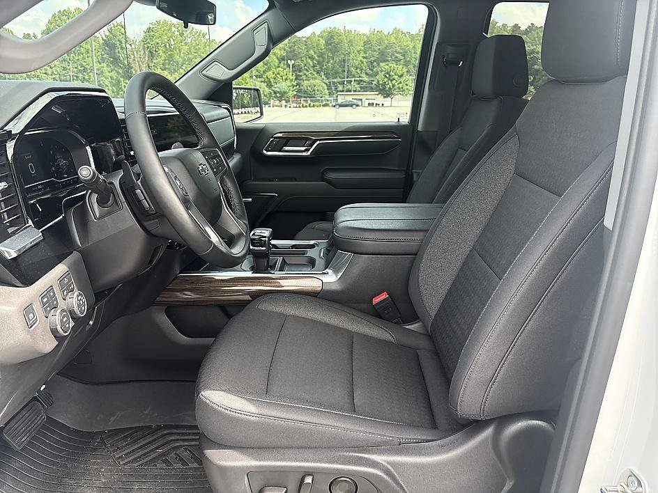 Used 2024 Summit White Chevrolet LT Trail Boss image 13