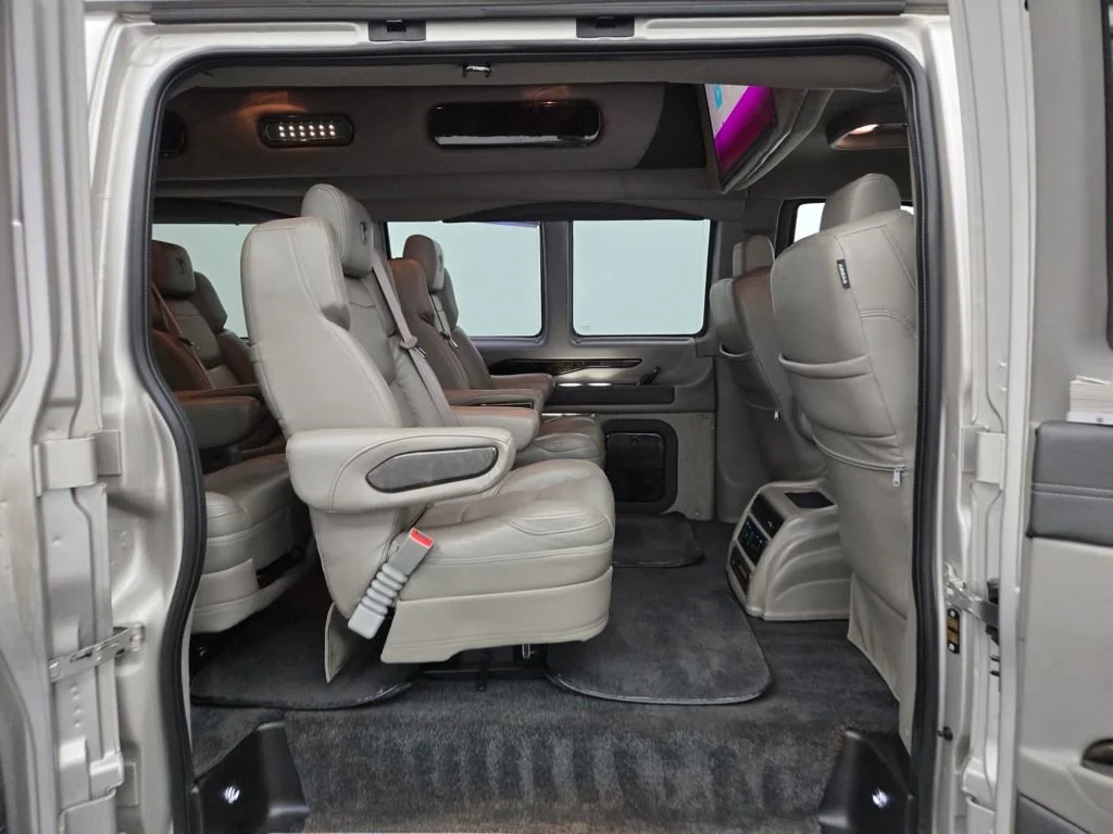 2023 Chevrolet Express Cargo Work Van - Photo 44