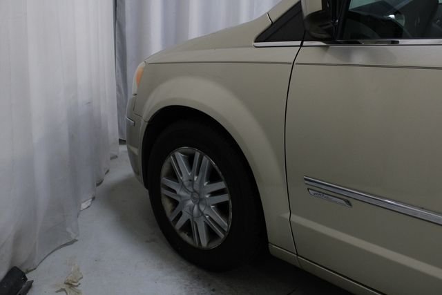 Used 2010 Gold Chrysler Touring image 26