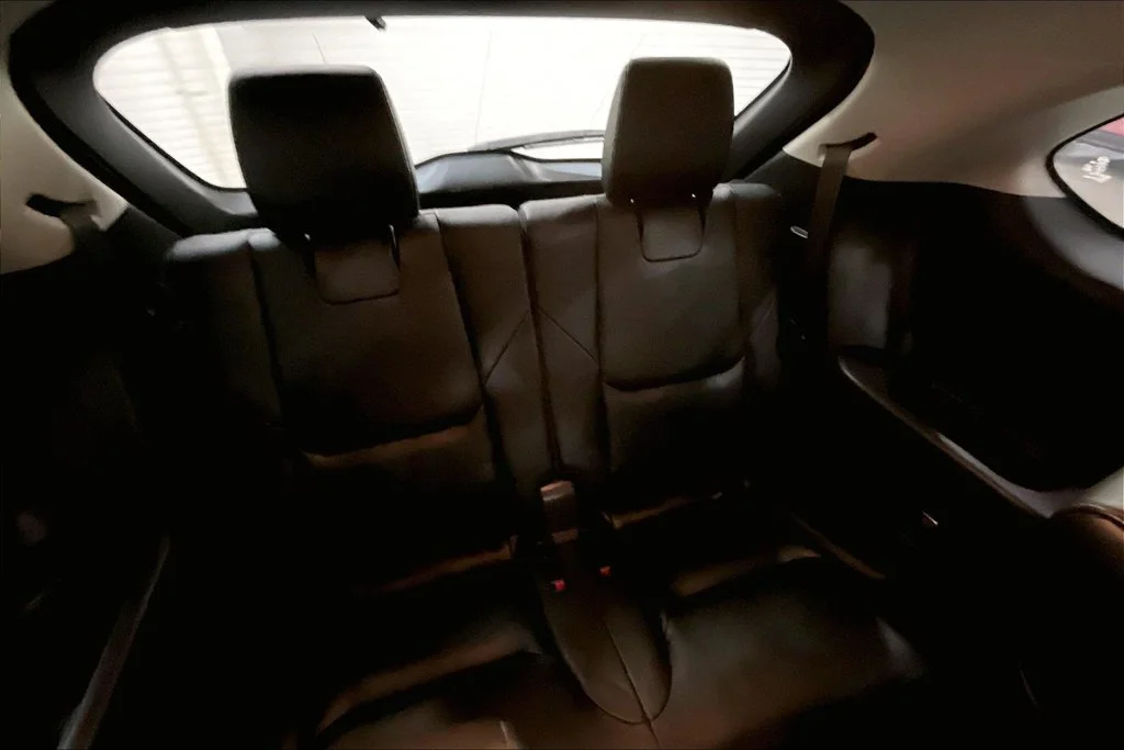 Used 2023 White Mazda Touring image 28