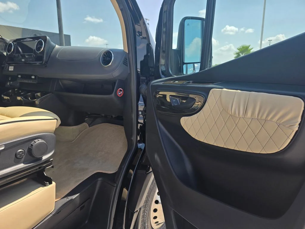 Used 2020 Black Mercedes-Benz Cargo 170 WB image 14