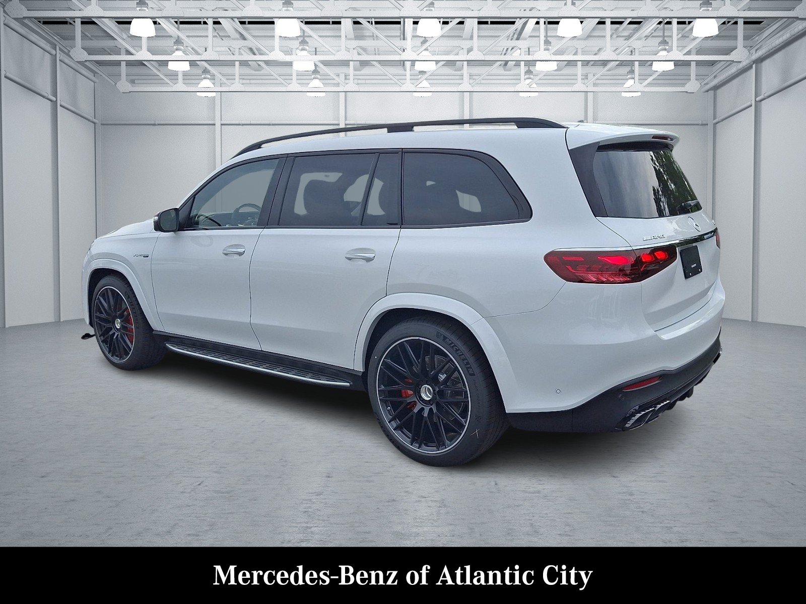 New 2026 MANUFAKTUR Moonlight White Metallic Mercedes-Benz AMG® GLS 63 4MATIC+ SUV image 3