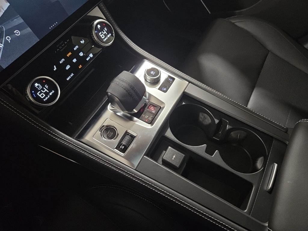2026 Jaguar F-Pace R-Dynamic S - Photo 17