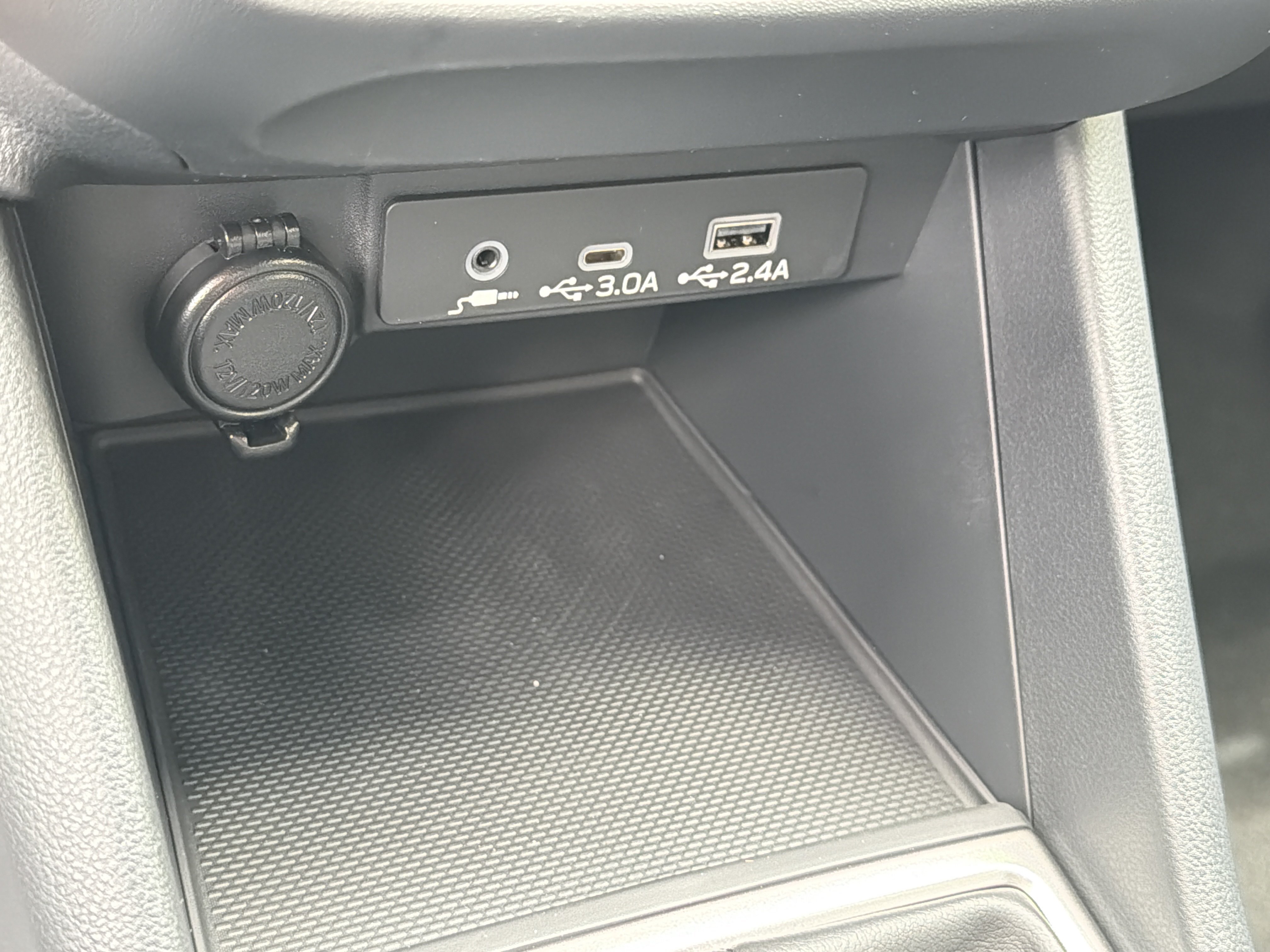 New 2026 CERAMIC WHITE Subaru Base image 27