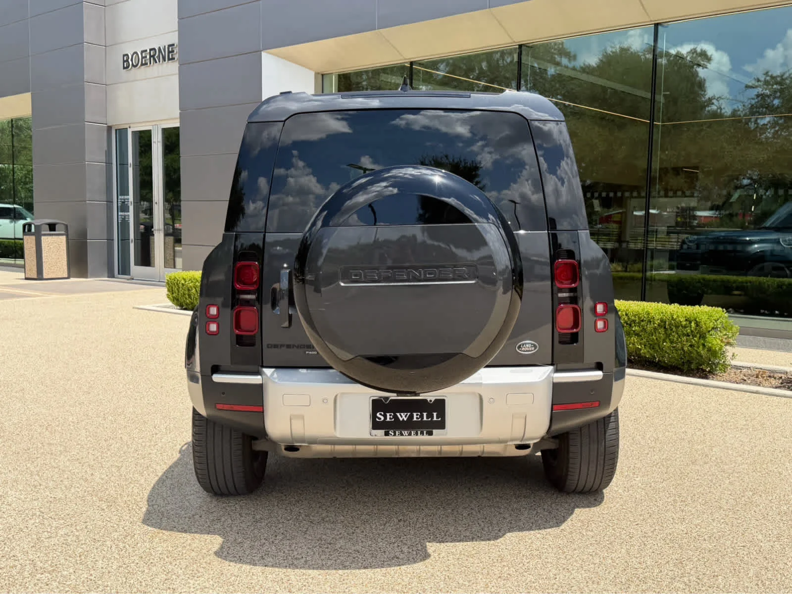 Used 2023 Carpathian Grey Premium Metallic Land Rover SE image 7