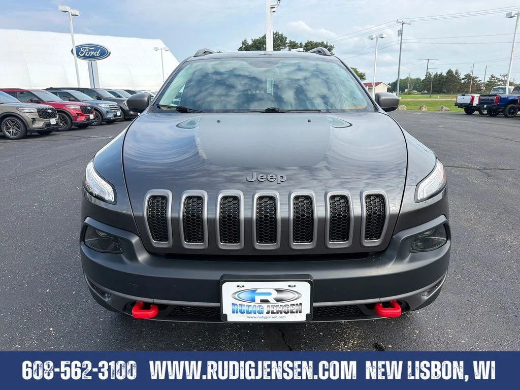 Used 2016 Gray Jeep Trailhawk image 8